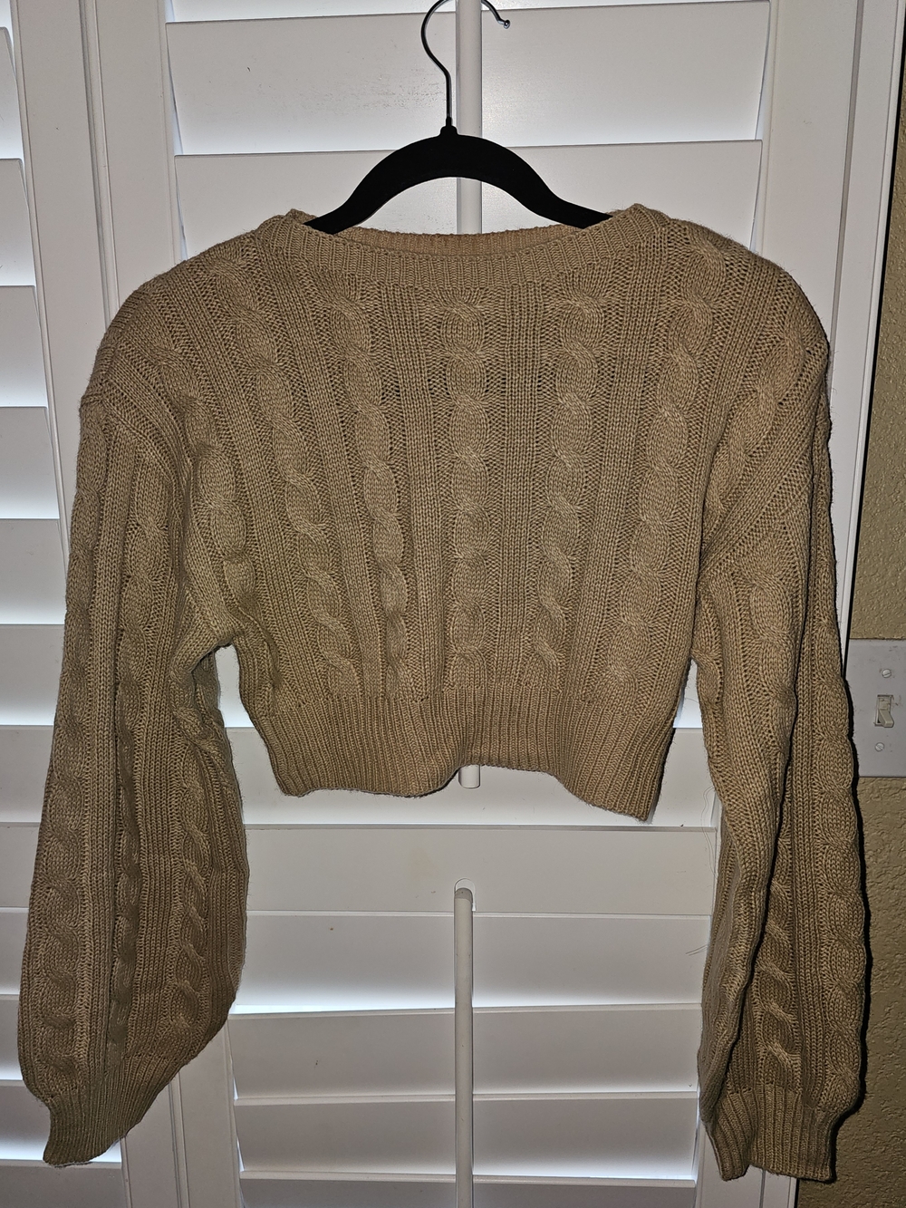 Shein Cropped Cable Knit Sweater XS Beige Long Sleeve Cozy Fall Top